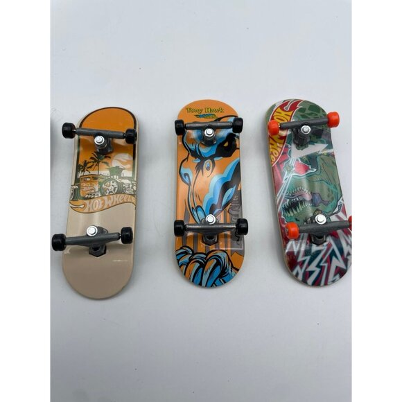 Marvel and Hot wheels mini skateboards and finger board lot of 5 - Picture 3 of 6